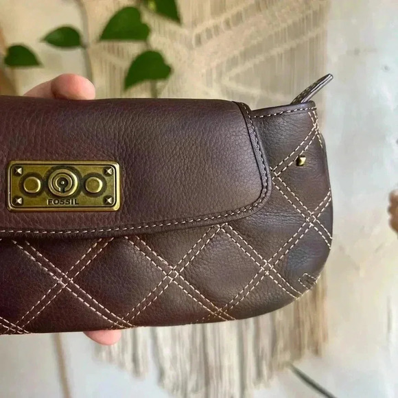 Fossil Brown Quilted Leather Wristlet / Clutch with Snap Closure - Picture 4 of 15